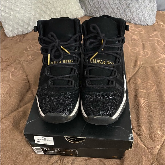 Jordan 11 Retro Heiress - Picture 1 of 5